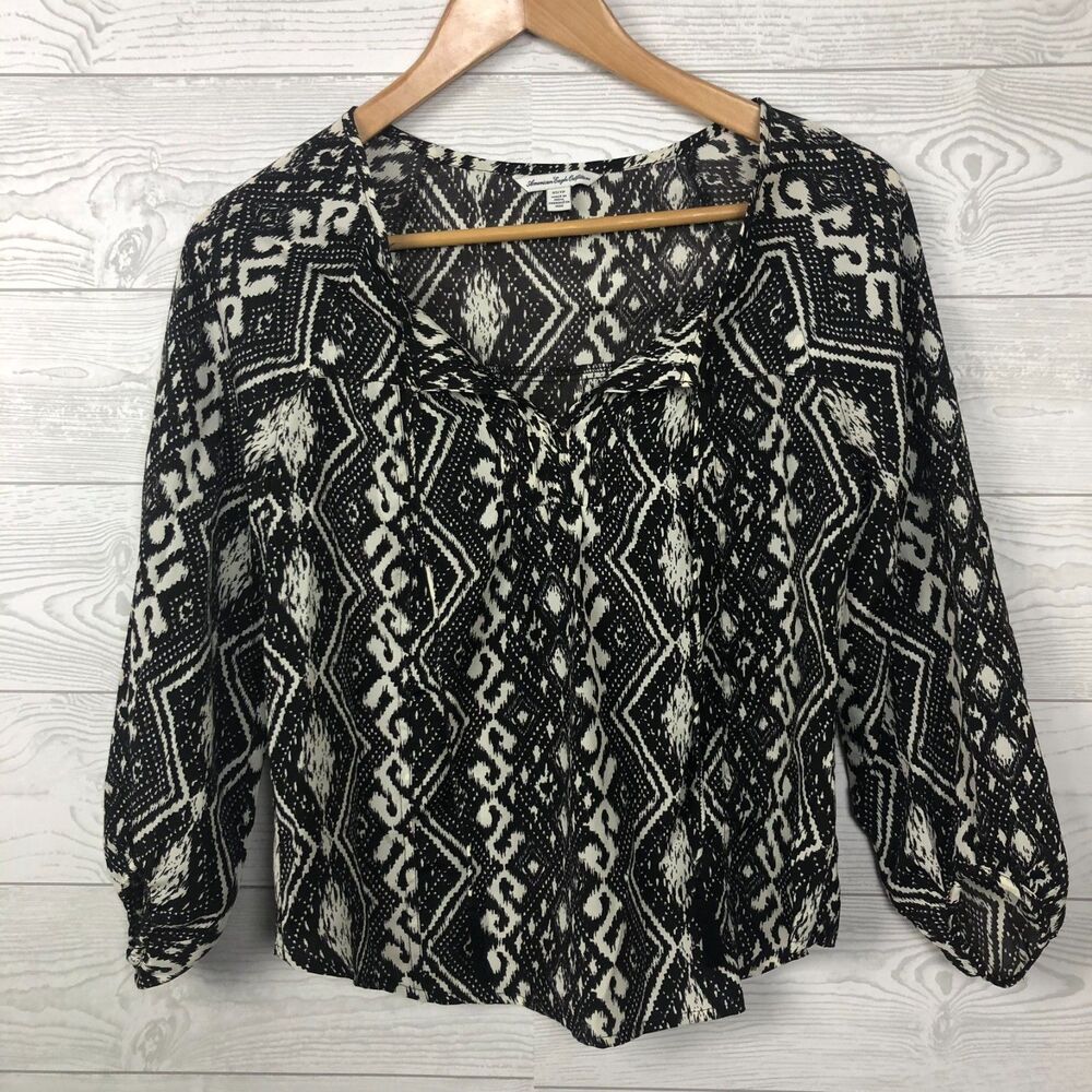 American Eagle Women's Size XS Printed Long Sleeve V Neck Top Shirt w/ Tassels